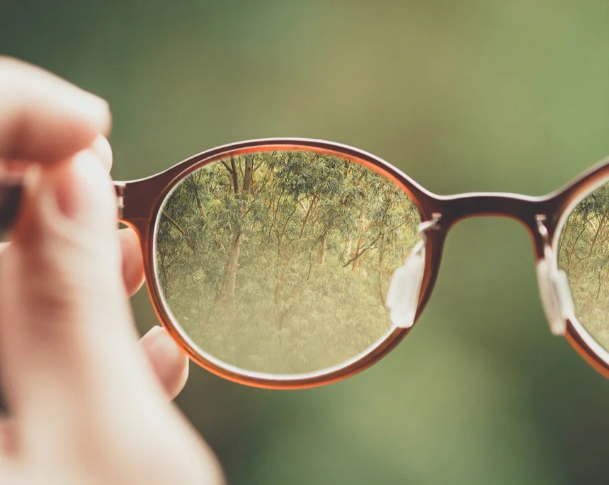 Lens